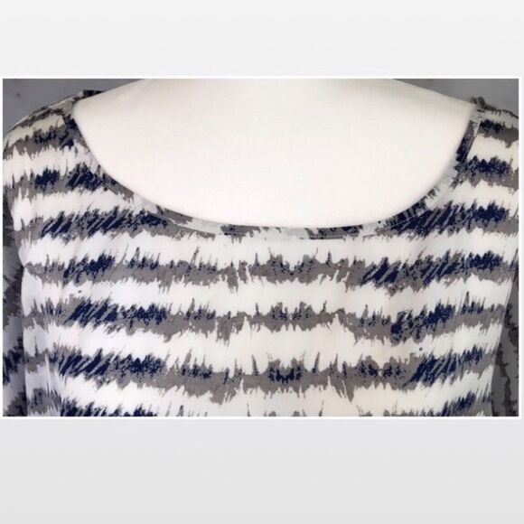 Cynthia Rowley Top Womens Medium Cold Shoulder Blue Striped White Blouse - Picture 9 of 16